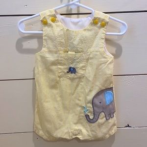 Goodlad yellow seersucker summer romper with matching sun hat size 3-6 months